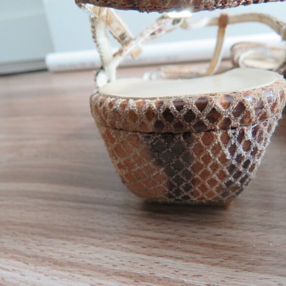 STUART WEITZMAN Leather Snakeskin Strappy Low Wedge Sandals Quiet Luxury US 8 - Picture 12 of 15